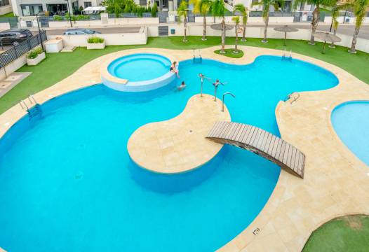Bungalow - HERVERKOOP - Torrevieja - Nueva Torrevieja - Aguas Nuevas