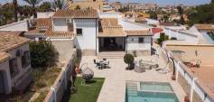 Gebraucht - Villa - Orihuela Costa - Punta Prima