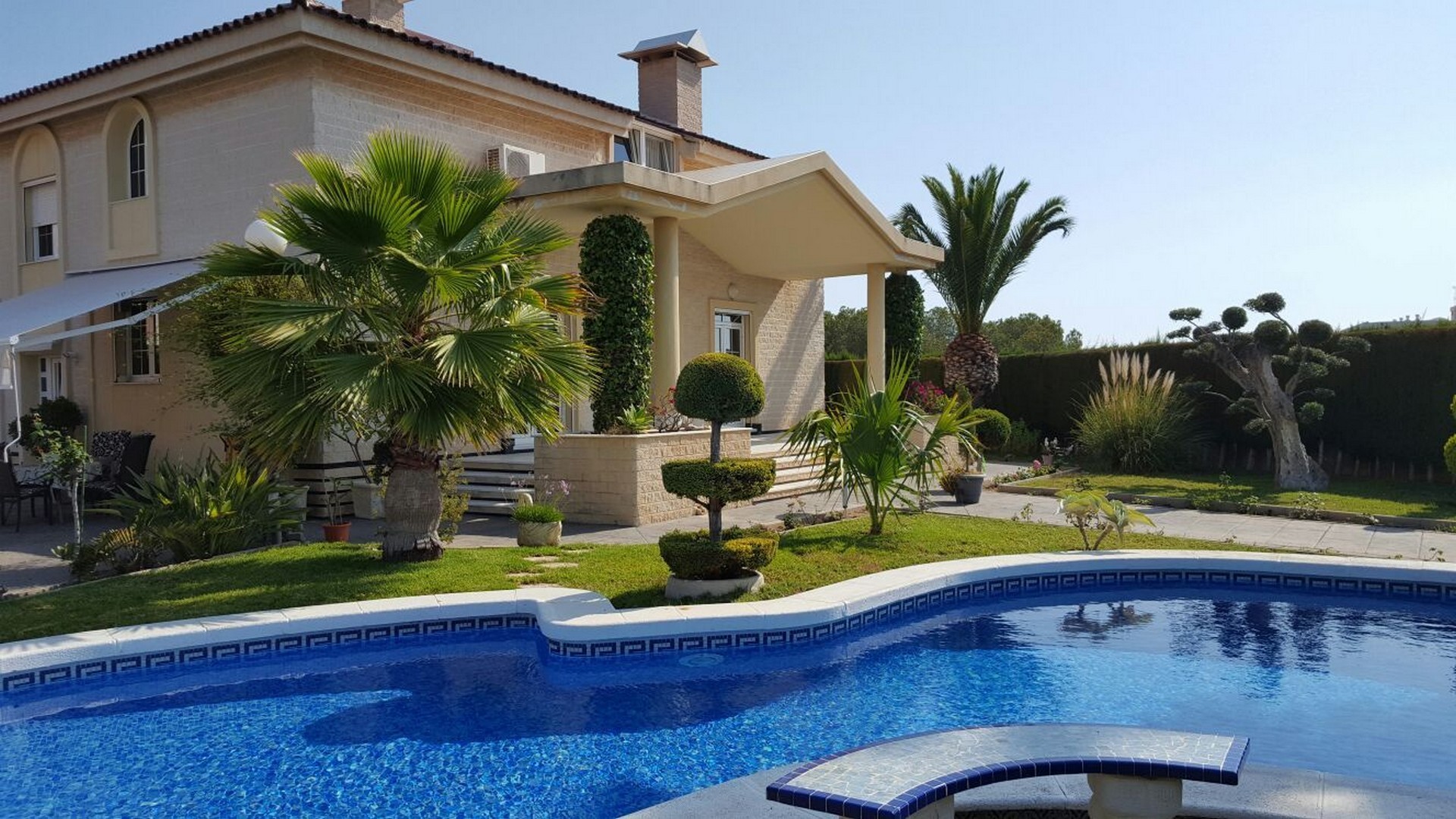 4 bedroom Villa in Mil Palmeras in Medvilla Spanje
