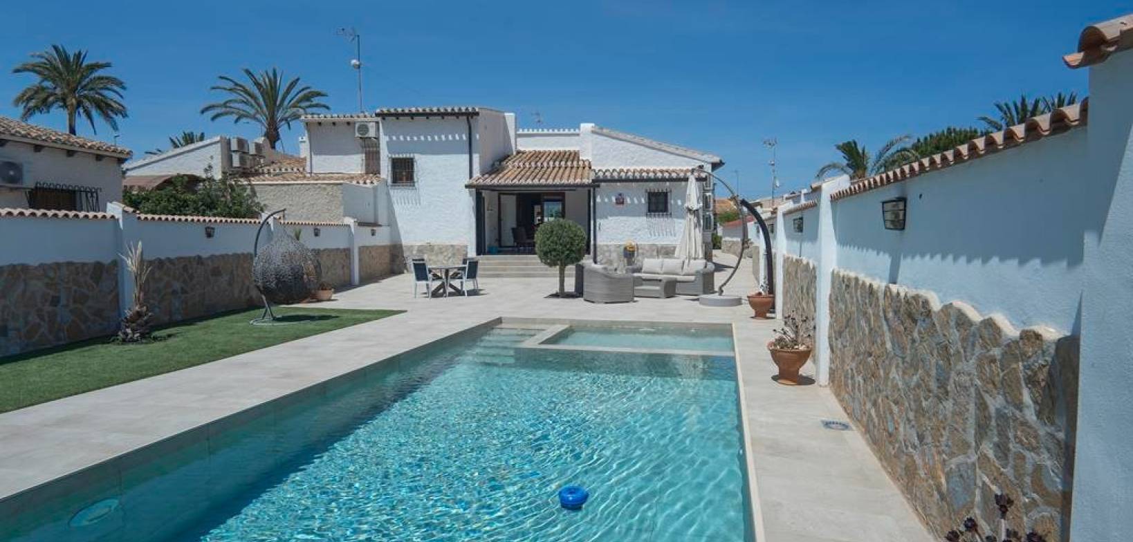 Sale - Villa - Orihuela Costa - Punta Prima