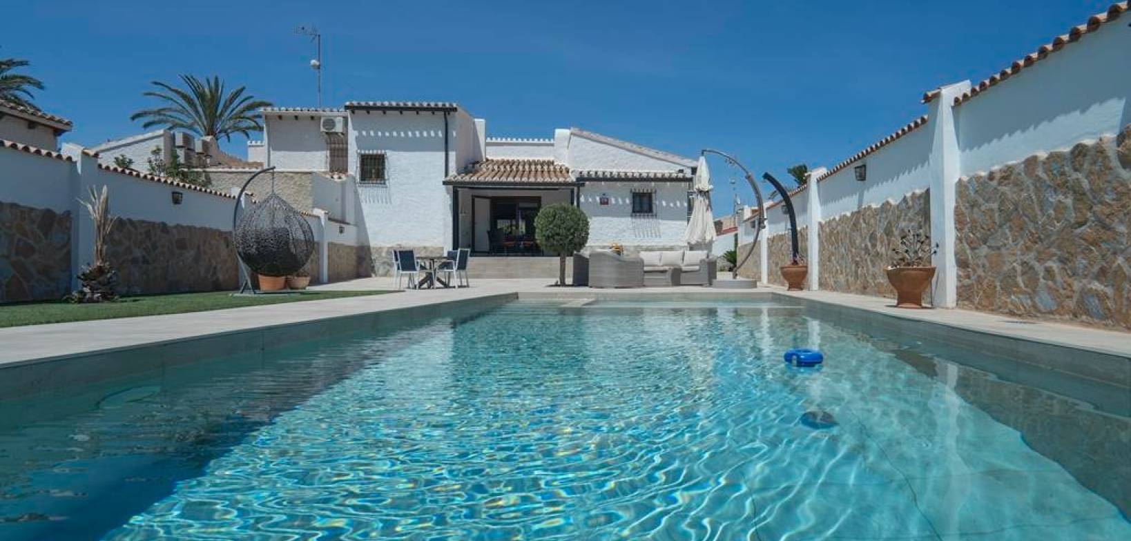 Sale - Villa - Orihuela Costa - Punta Prima