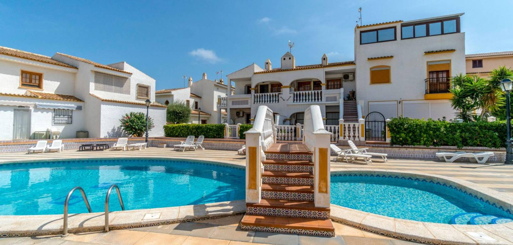 HERVERKOOP - Villa - Torrevieja - Los altos