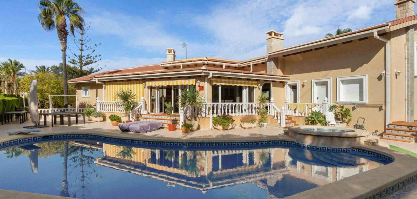 Sale - Villa - Cabo Roig - MUY CERCA DE LA PLAYA