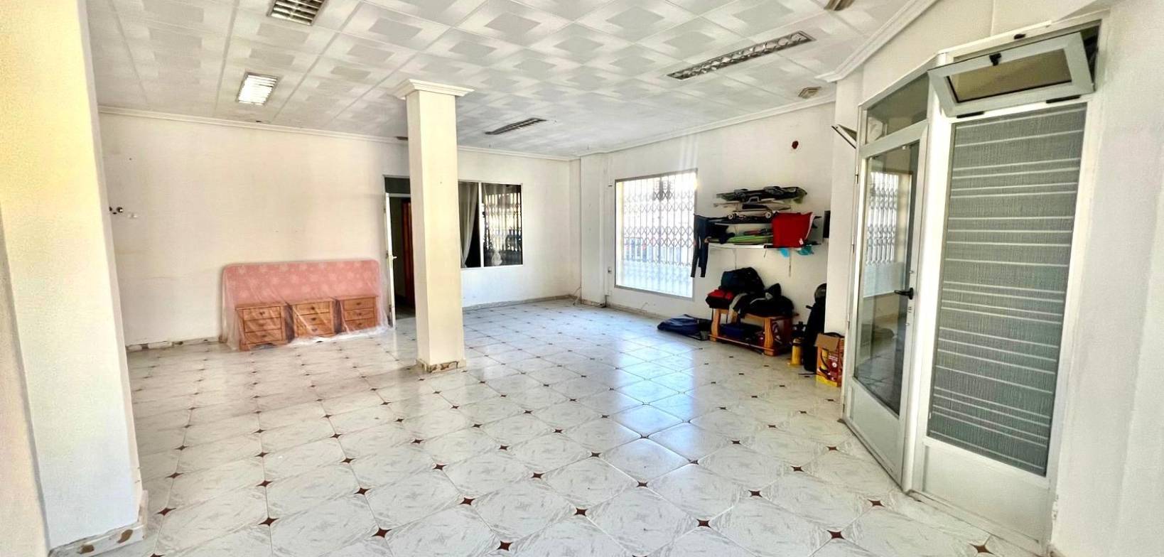 Sale - Commercial Unit - Jacarilla