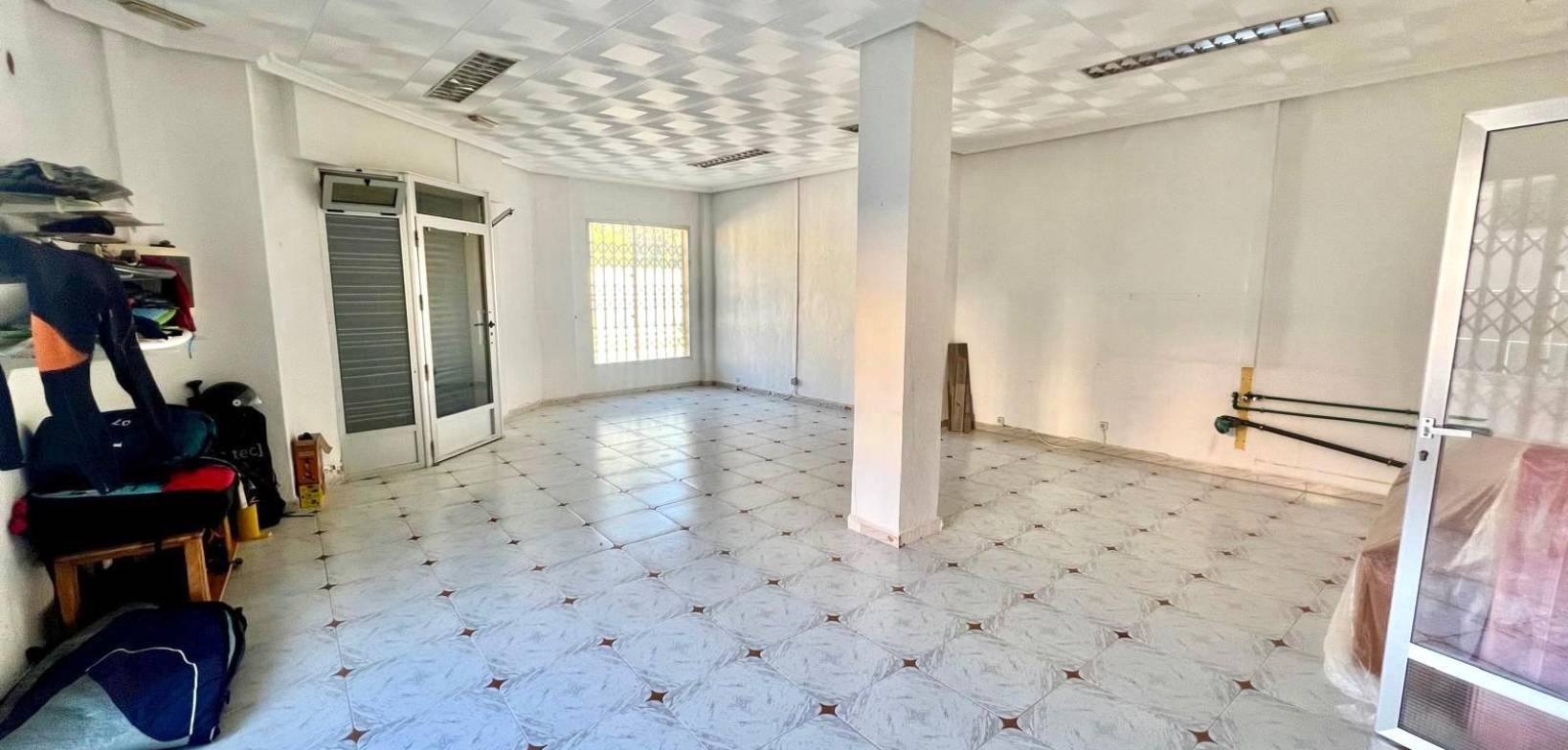 Sale - Commercial Unit - Jacarilla