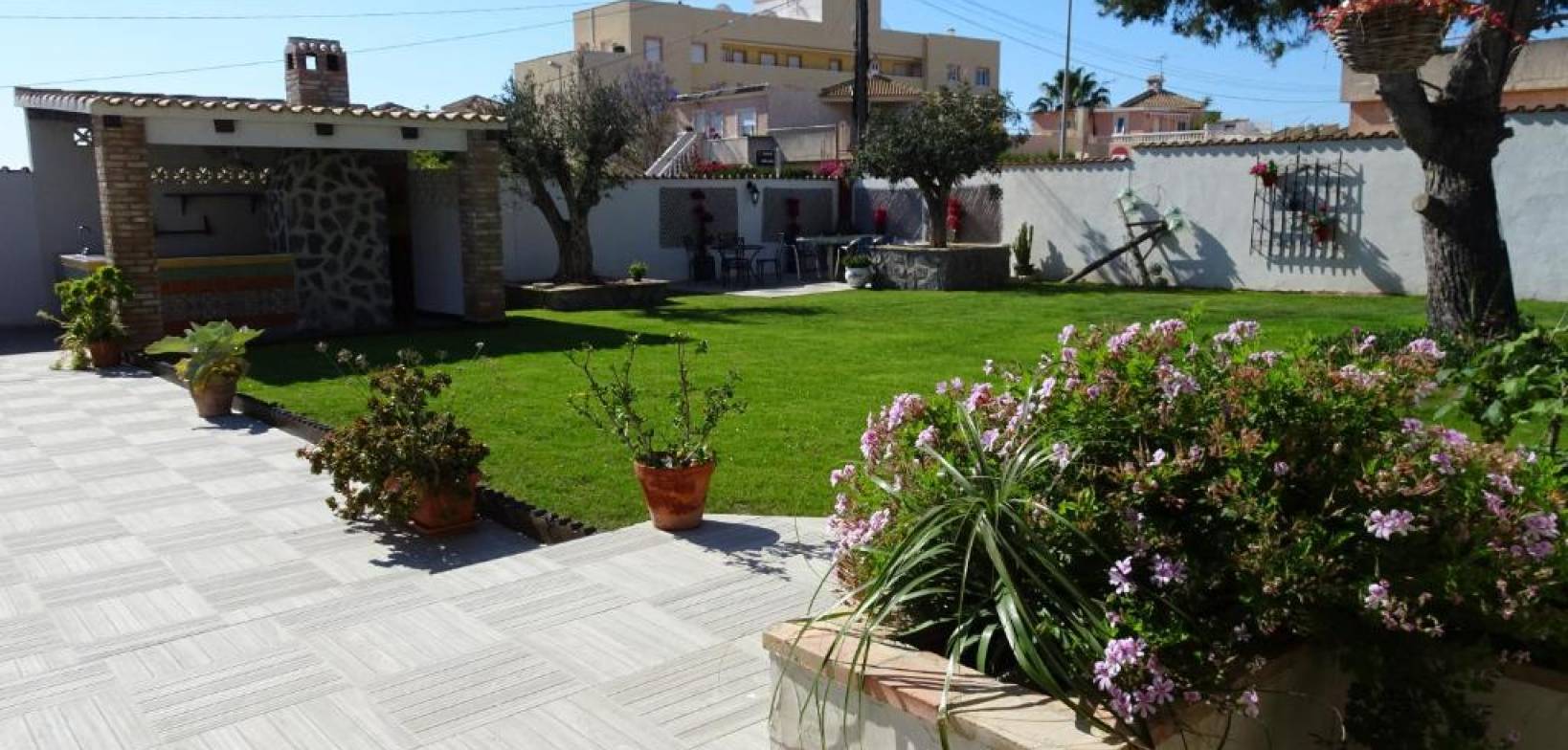 Sale - Villa - Lomas de Cabo Roig