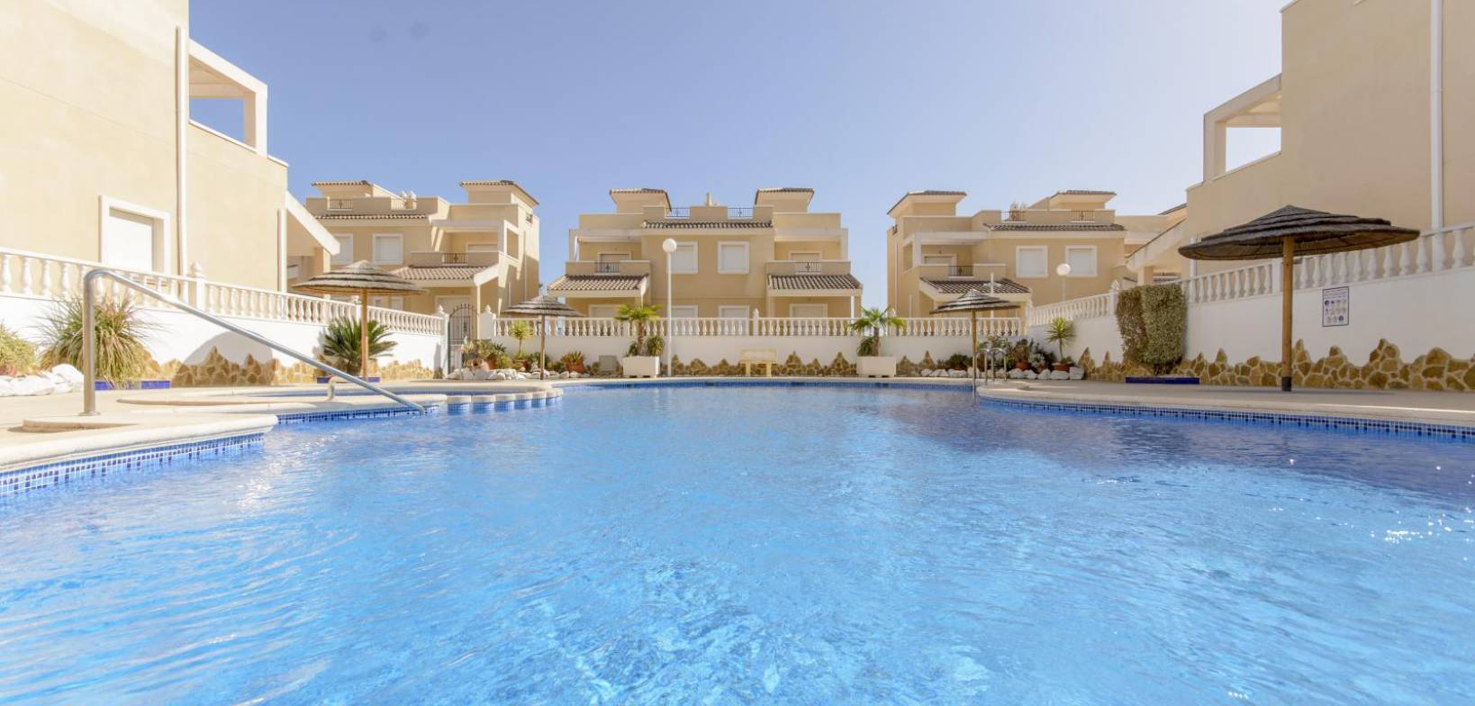 Venta - Villa independiente - San Miguel de Salinas